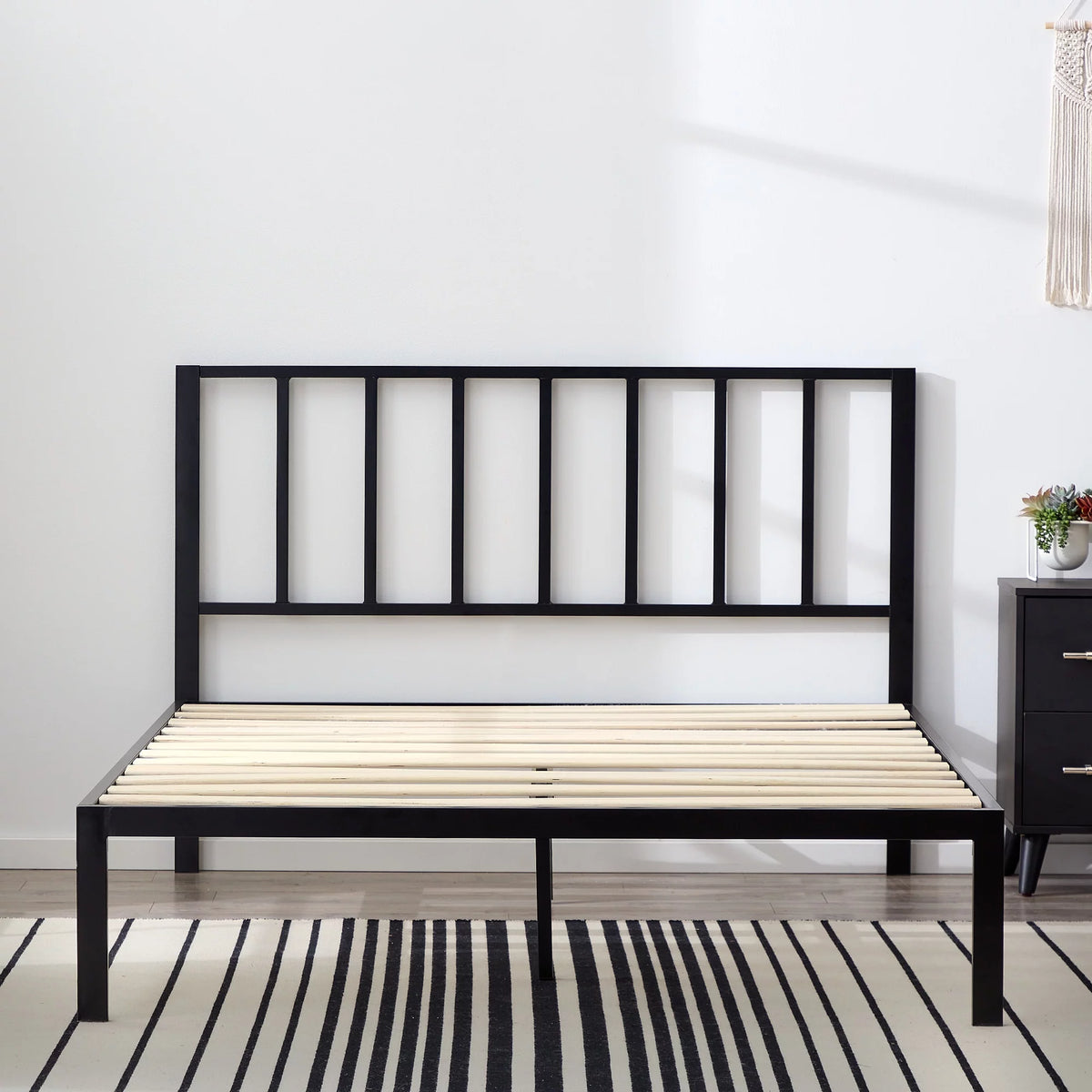 Black Metal Platform Bed with Headboard Z948913