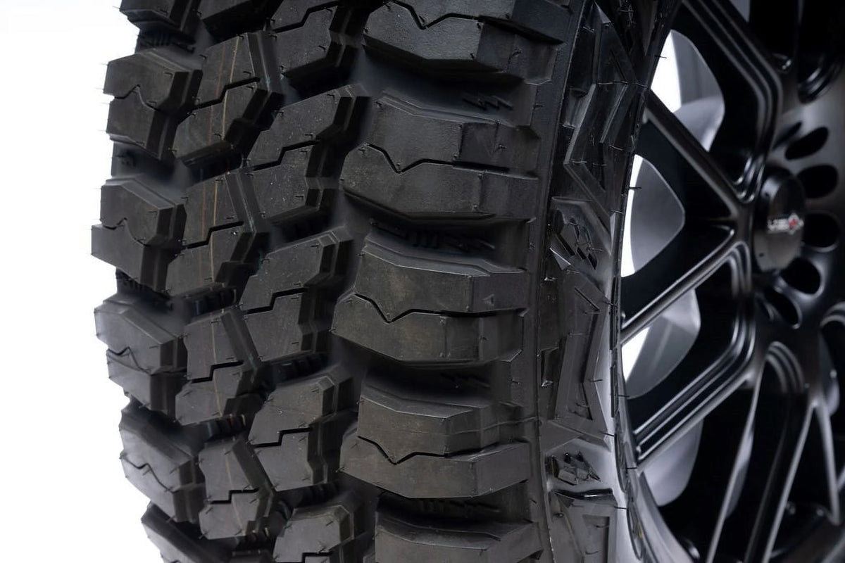 Mud-Terrain Tire 31X10.50R15 Y523108