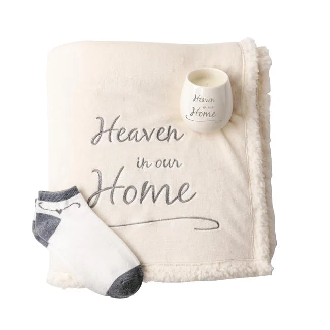 Blanket Candle & Sock Gift Set N537647