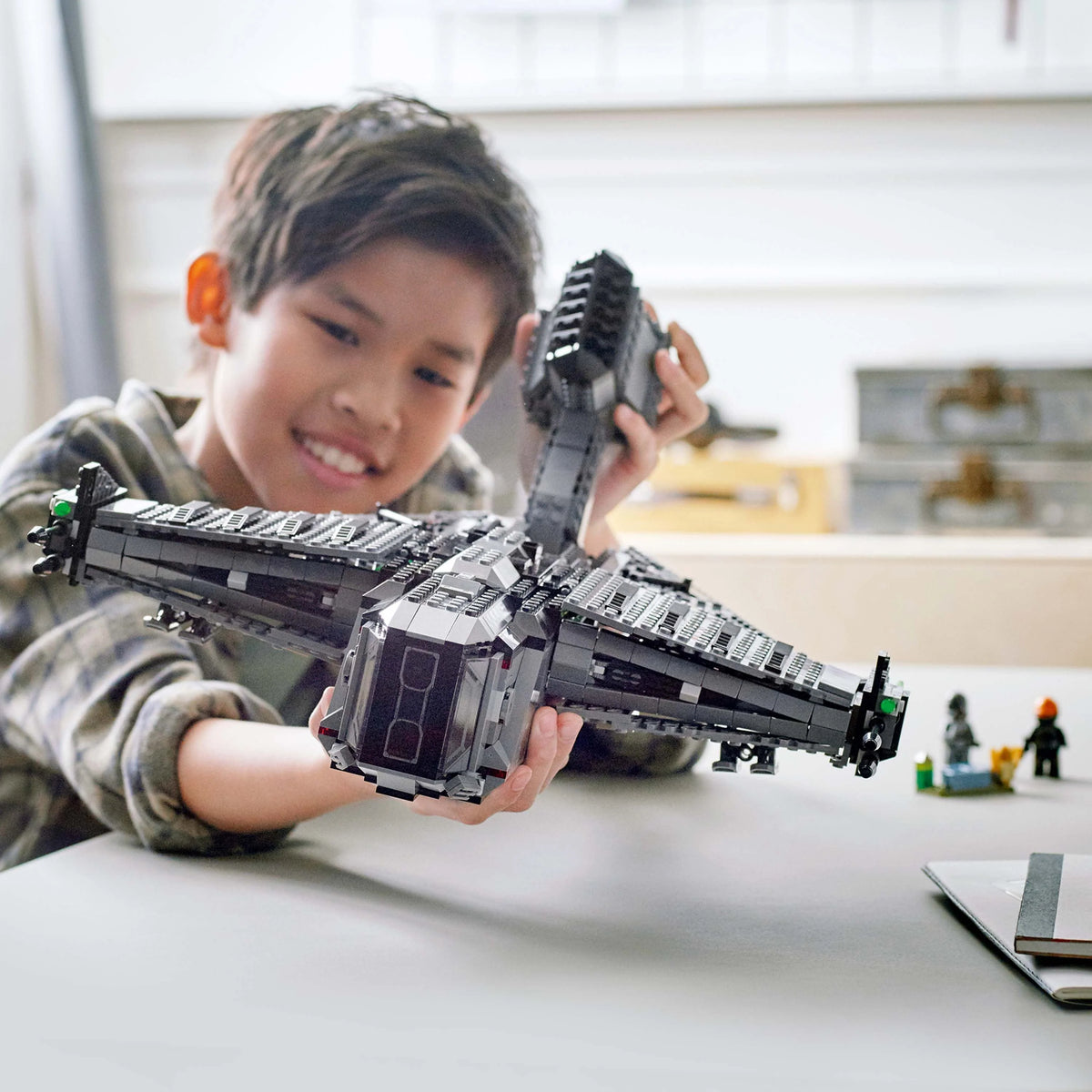Buildable Starship with Minifigure and Droid F983