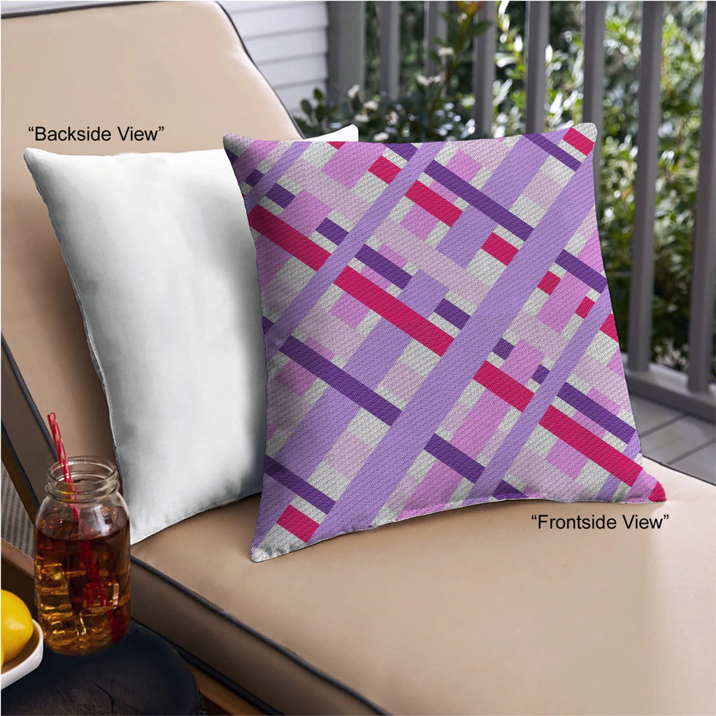 Square Patterned Throw Pillow X550407