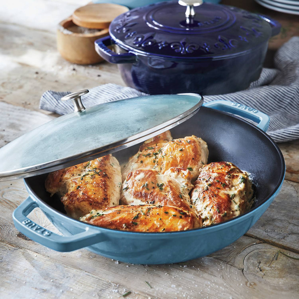Cast Iron 4.5-qt Pan Black Matte T430201