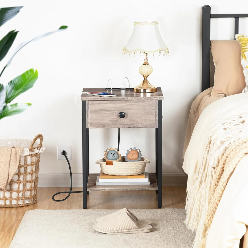 Set of 2 Nightstands with Charging Station & USB Ports D841224