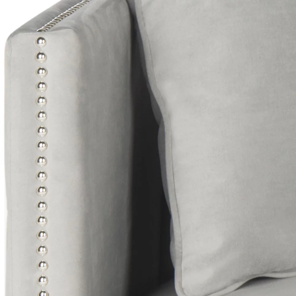 Grey Tufted Settee With Pillows V622
