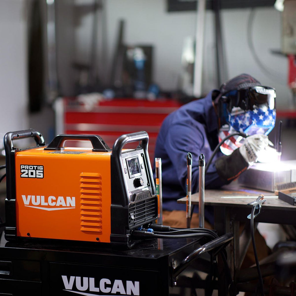 Industrial Welder with 120/240V Input D172982