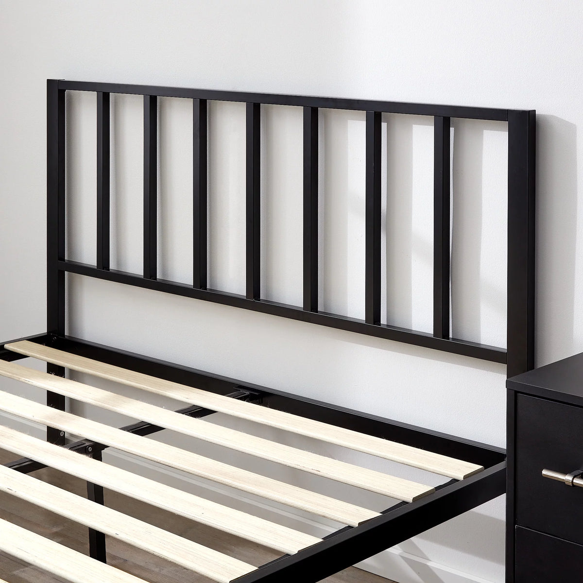 Black Metal Platform Bed with Headboard Z948913
