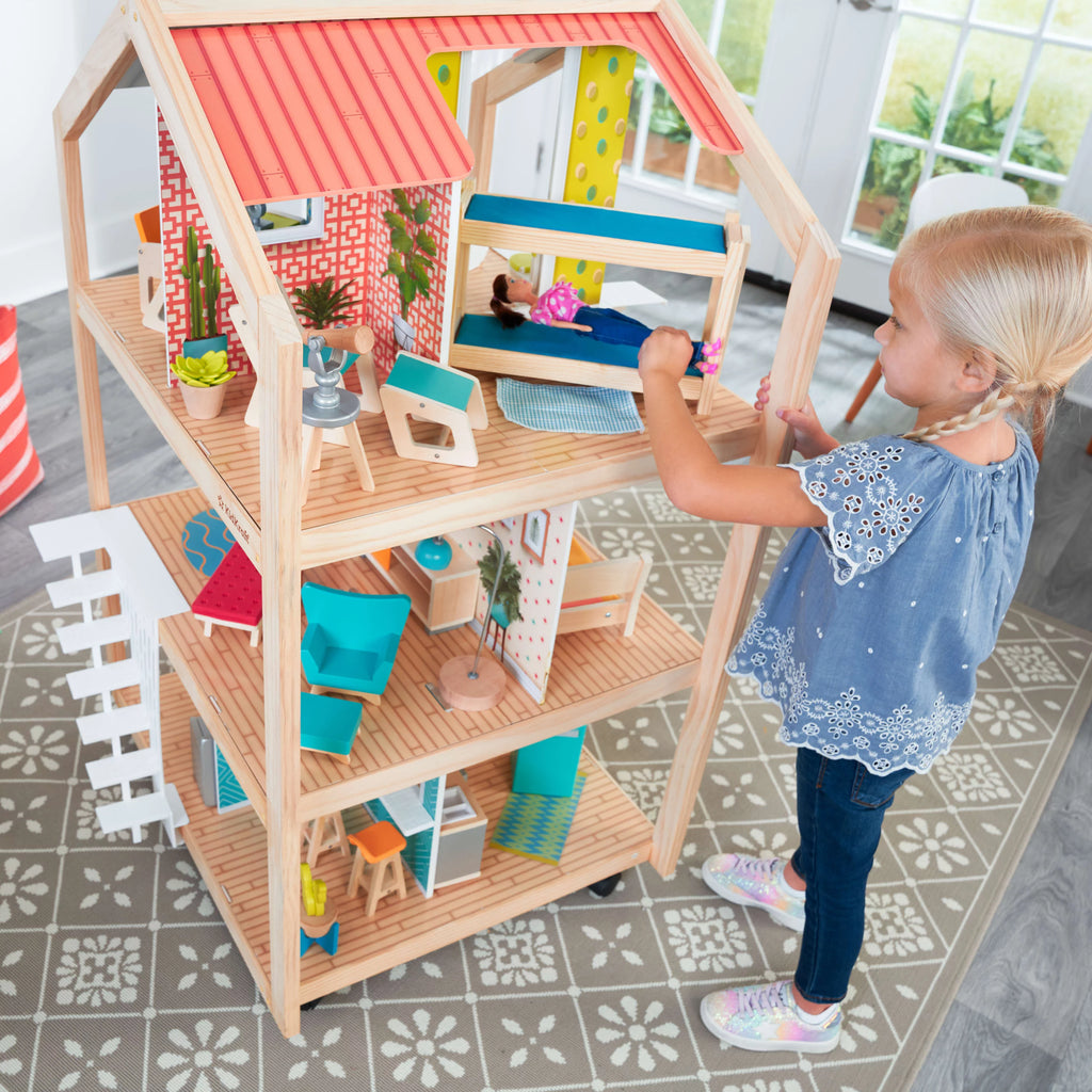 Wooden Dollhouse with 42 Accessories J684